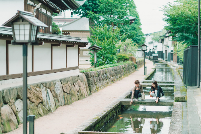 瀬戸川と白壁土蔵街